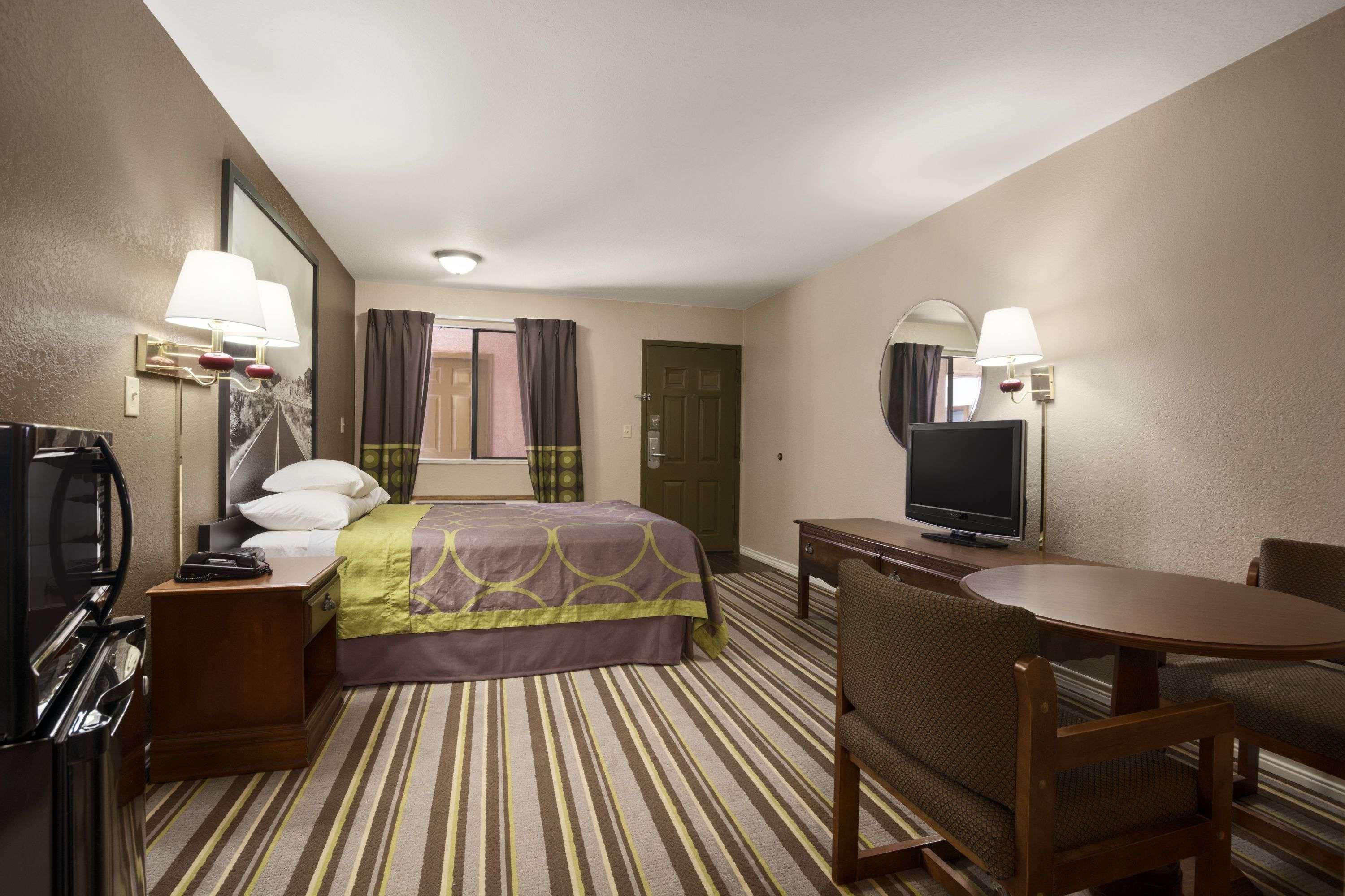 Motel Super 8 By Wyndham Childress Exterior foto